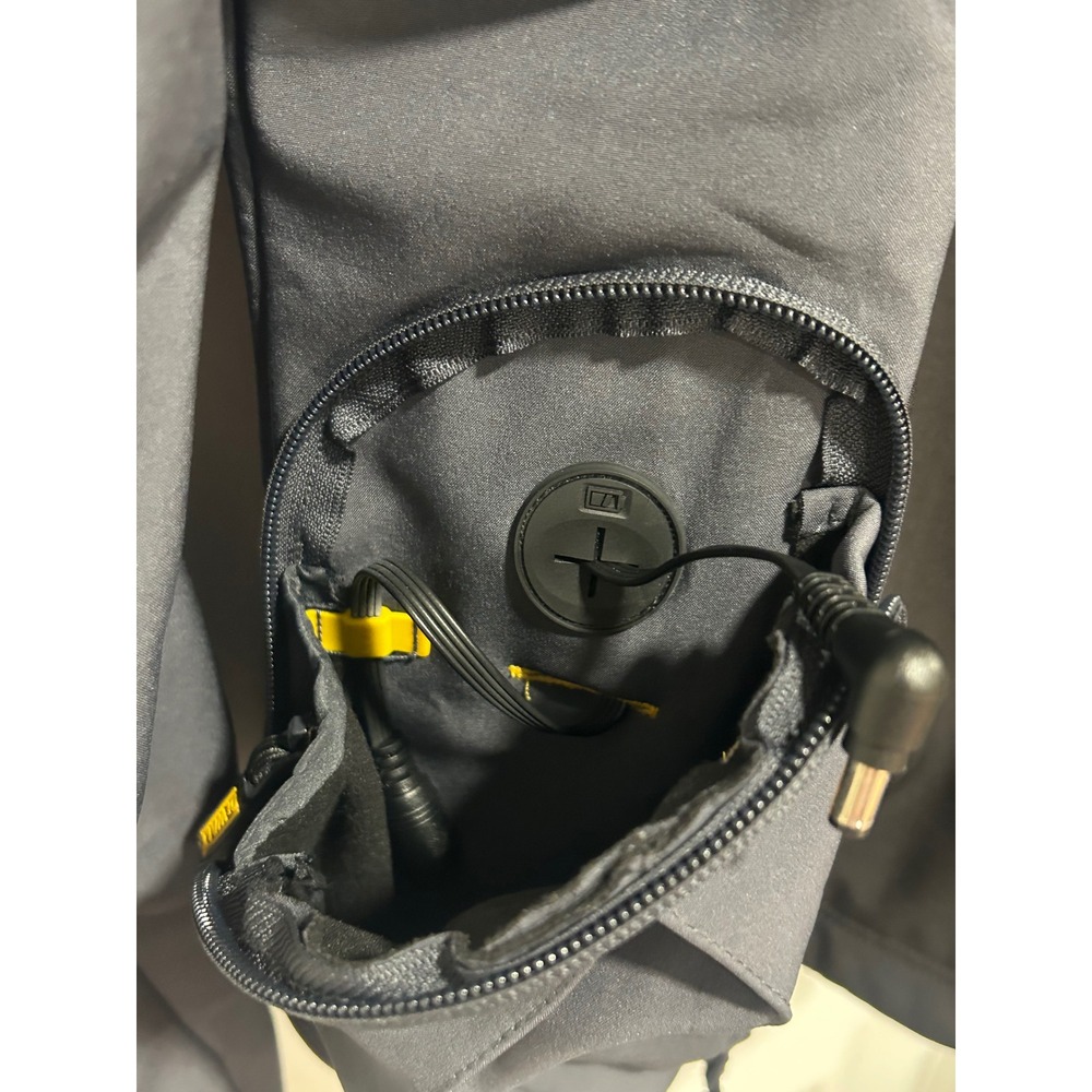 DeWalt Heated Gear Jacket Black Gray Softshell 12V/20V MAX Lithium Ion Medium - Picture 8 of 8